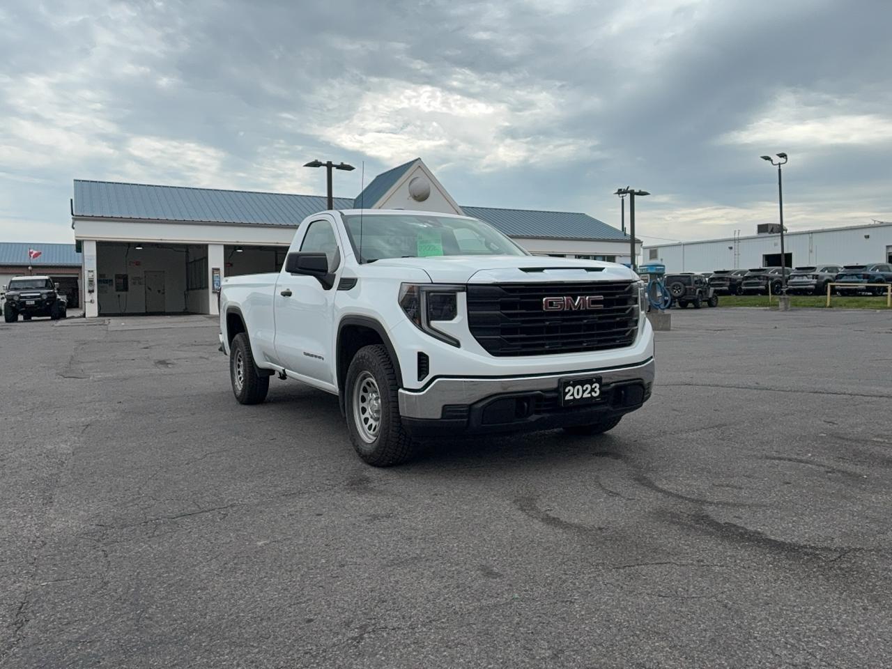 2023 GMC Sierra 1500 4WD Pro Reg Cab  2.7L4cylGas 8'Box Photo