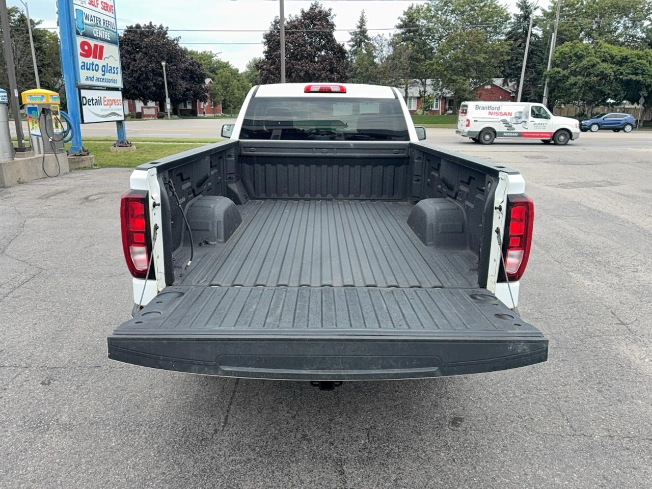 2023 GMC Sierra 1500 4WD Pro Reg Cab  2.7L4cylGas 8'Box Photo