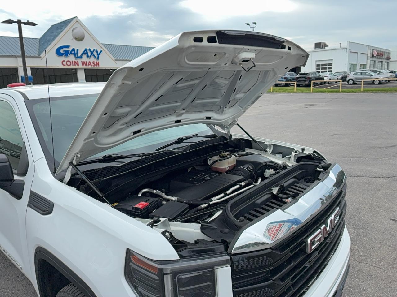2023 GMC Sierra 1500 4WD Pro Reg Cab  2.7L4cylGas 8'Box Photo