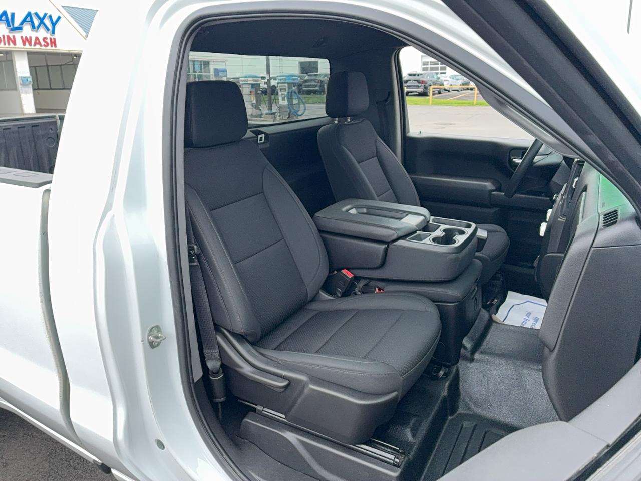 2023 GMC Sierra 1500 4WD Pro Reg Cab  2.7L4cylGas 8'Box Photo