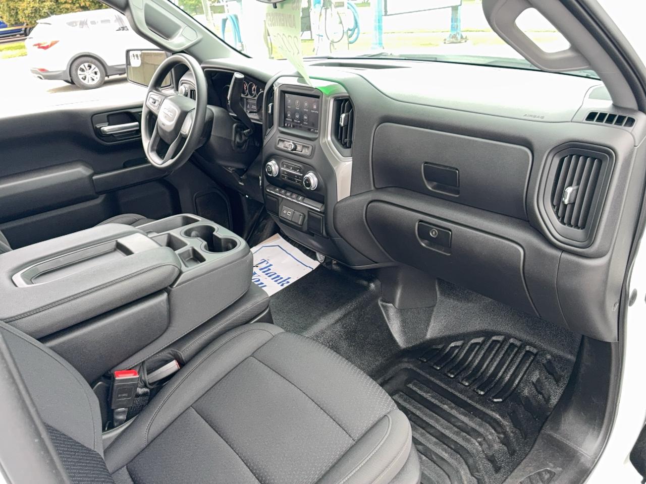 2023 GMC Sierra 1500 4WD Pro Reg Cab  2.7L4cylGas 8'Box Photo