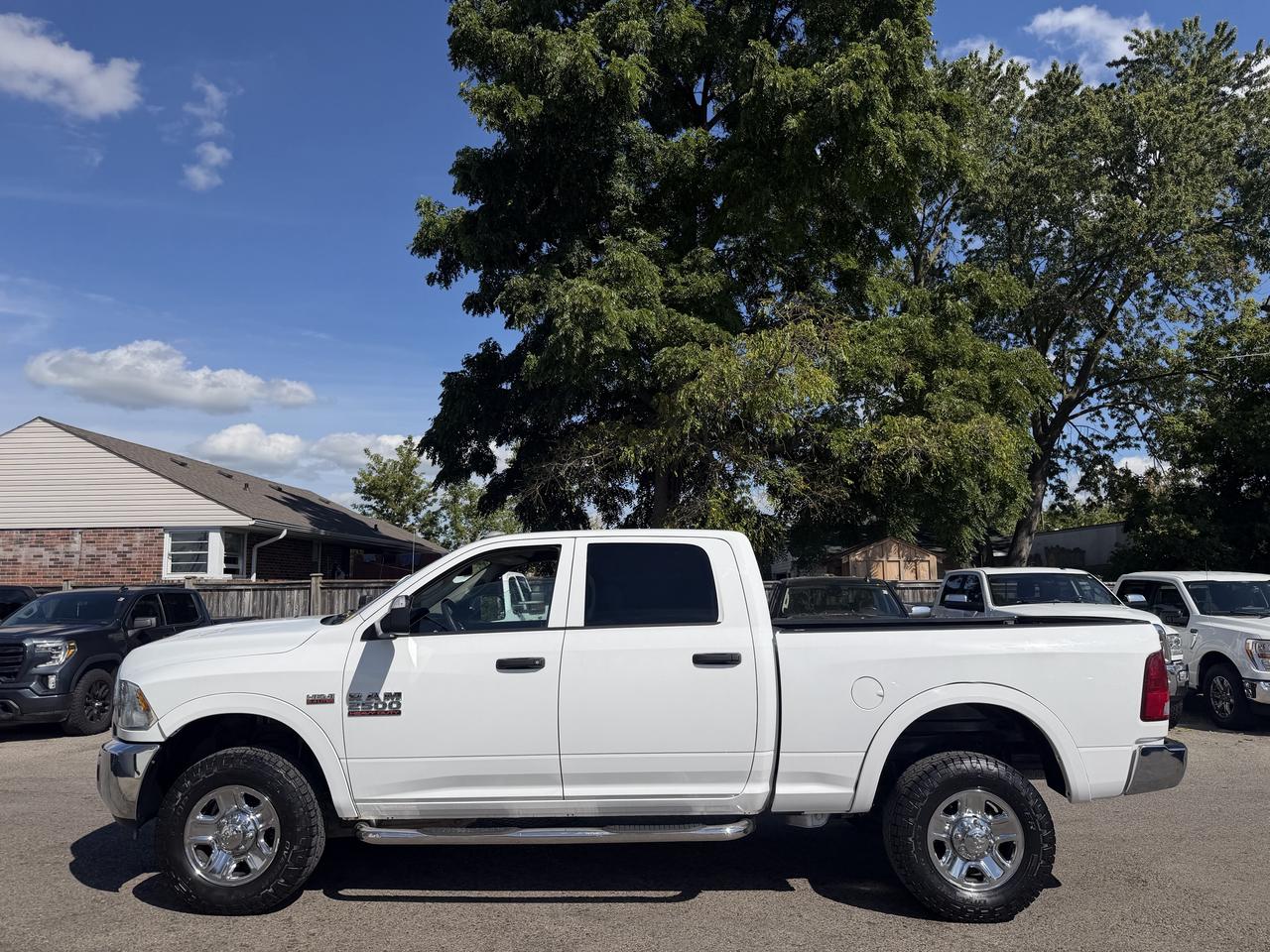 2018 RAM 2500 Crew Cab | 6.4L HEMI | Clean CARFAX Photo3
