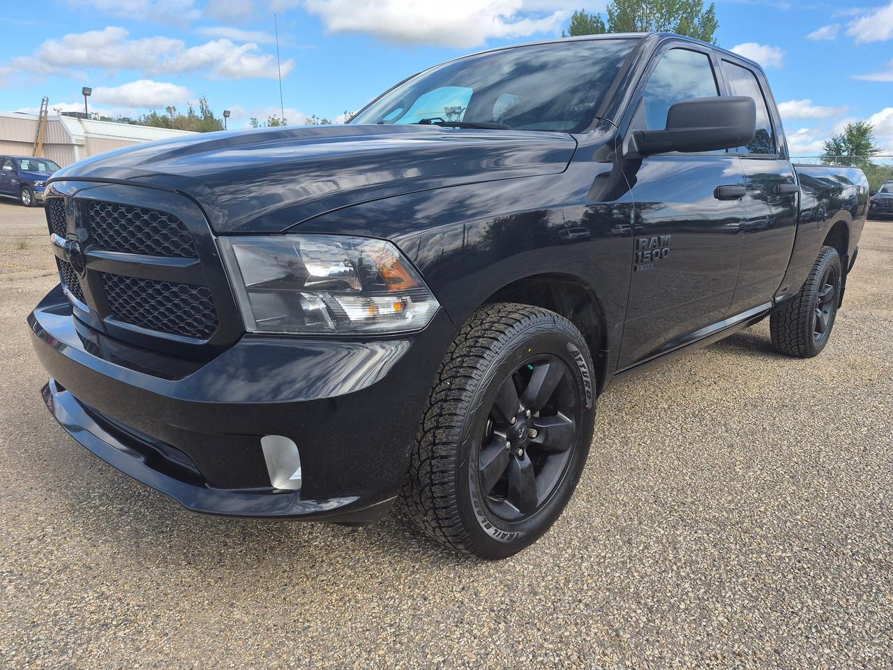 2019 RAM 1500 Classic Express 4x4 Htd Steering & Seats, Remote, BU Cam w - Photo #1