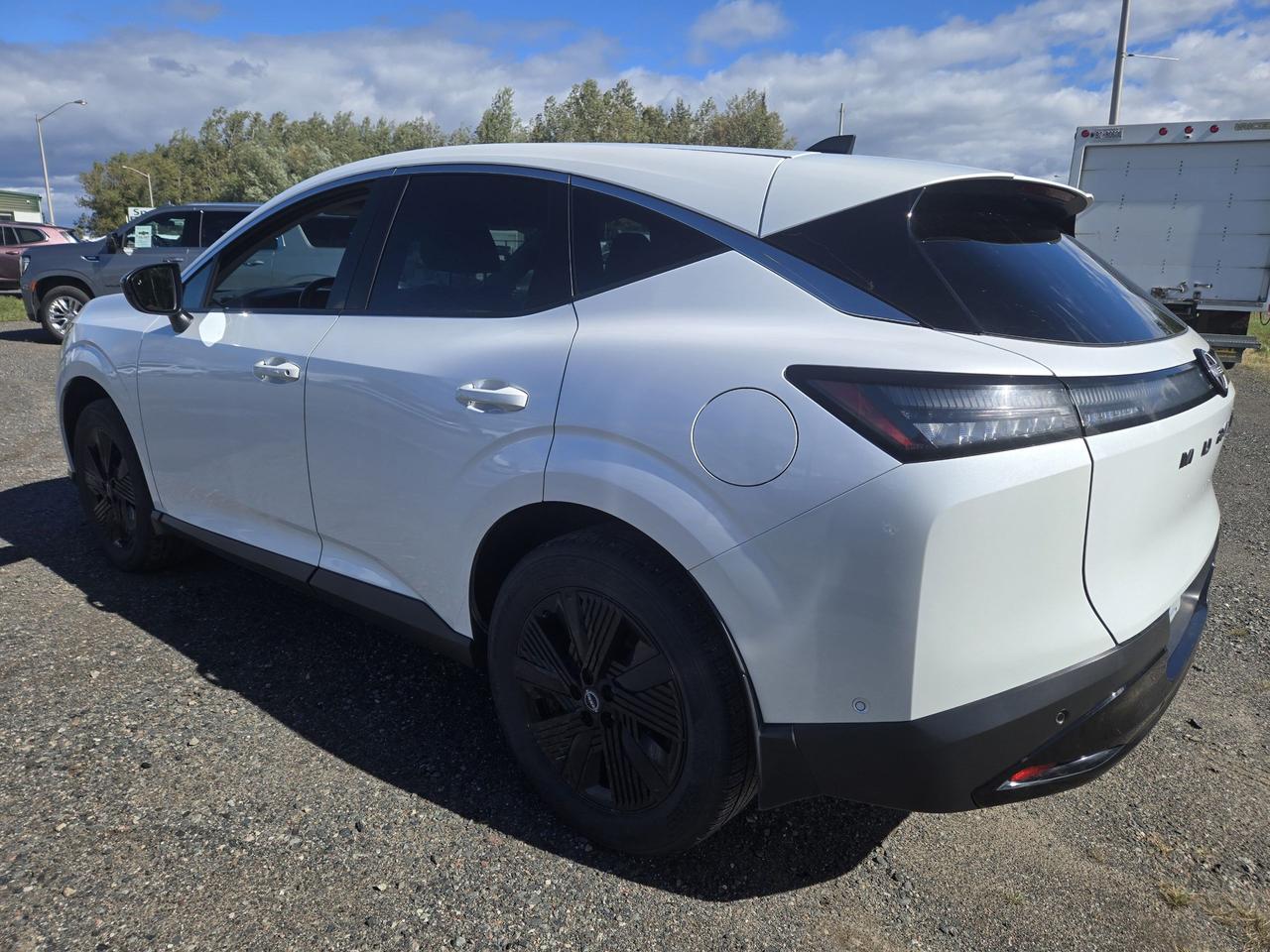 2025 Nissan Murano SV Photo