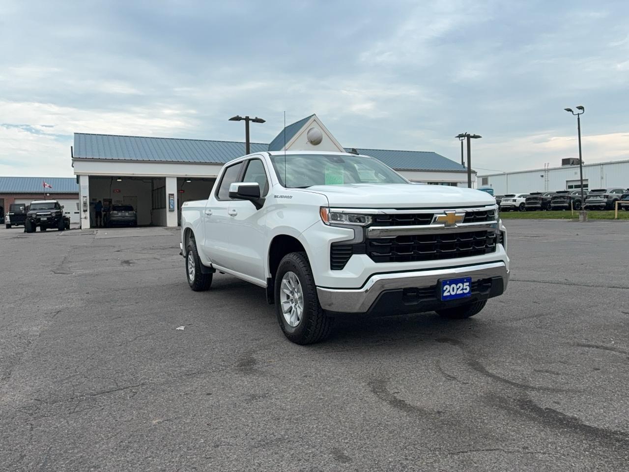 2025 Chevrolet Silverado 1500 LT 4WD CrewCab 5.3L8cylGas 5'9"Box Photo