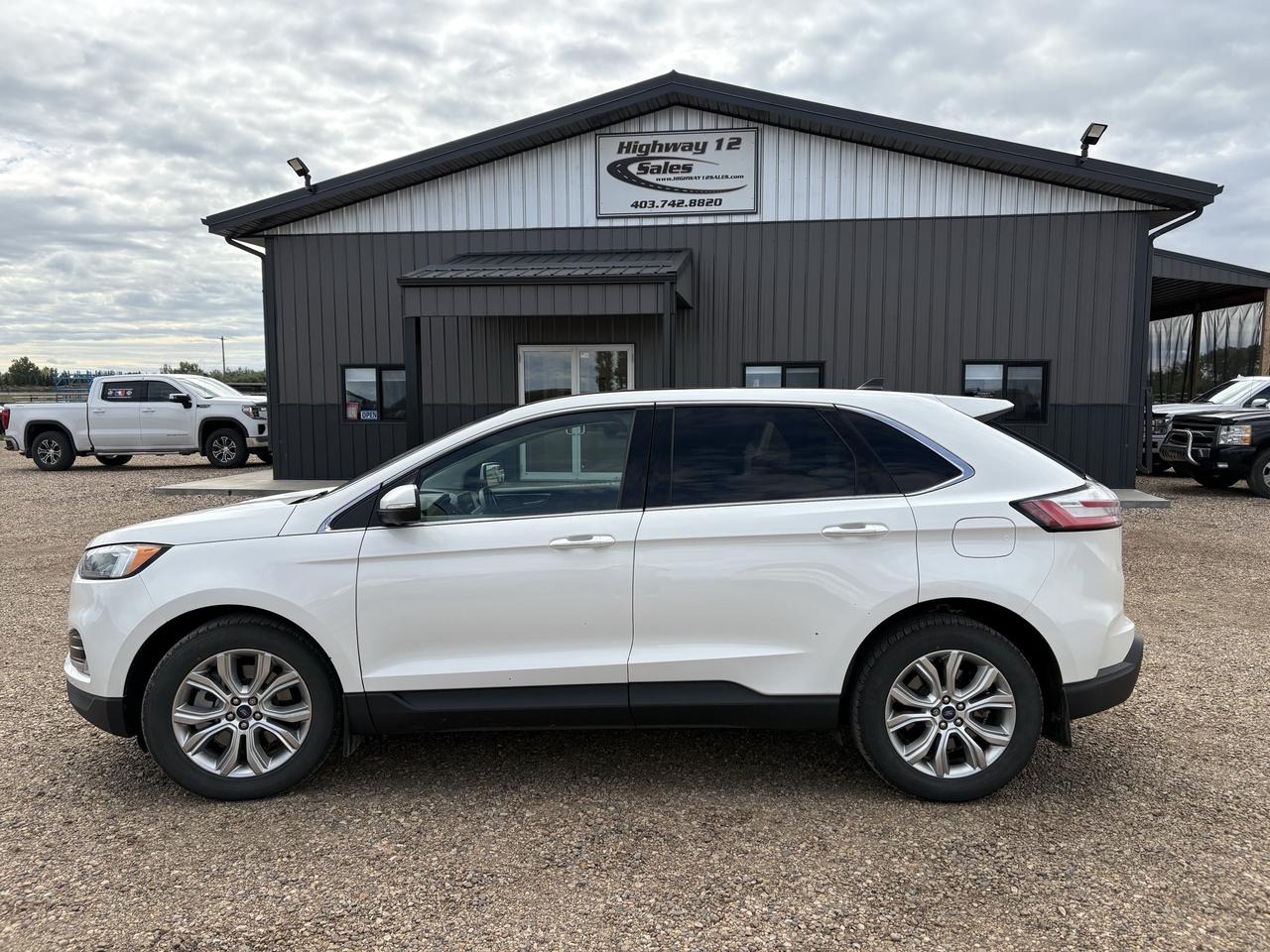 2022 Ford Edge Titanium AWD - Photo #1