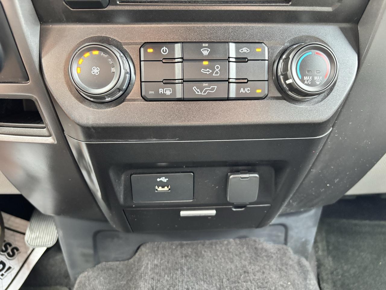 2016 Ford F-150 XLT Photo