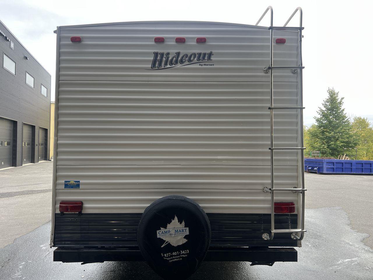 2008 Keystone COMPANY HIDEOUT 27 B CAMPING TRAILER!! UNIT LENGHT 24FT, 5 SLEEPS, 1 BATH, 1 COUCH, MICROWAVE, FRIDGE, STOVE, A/C!! Photo