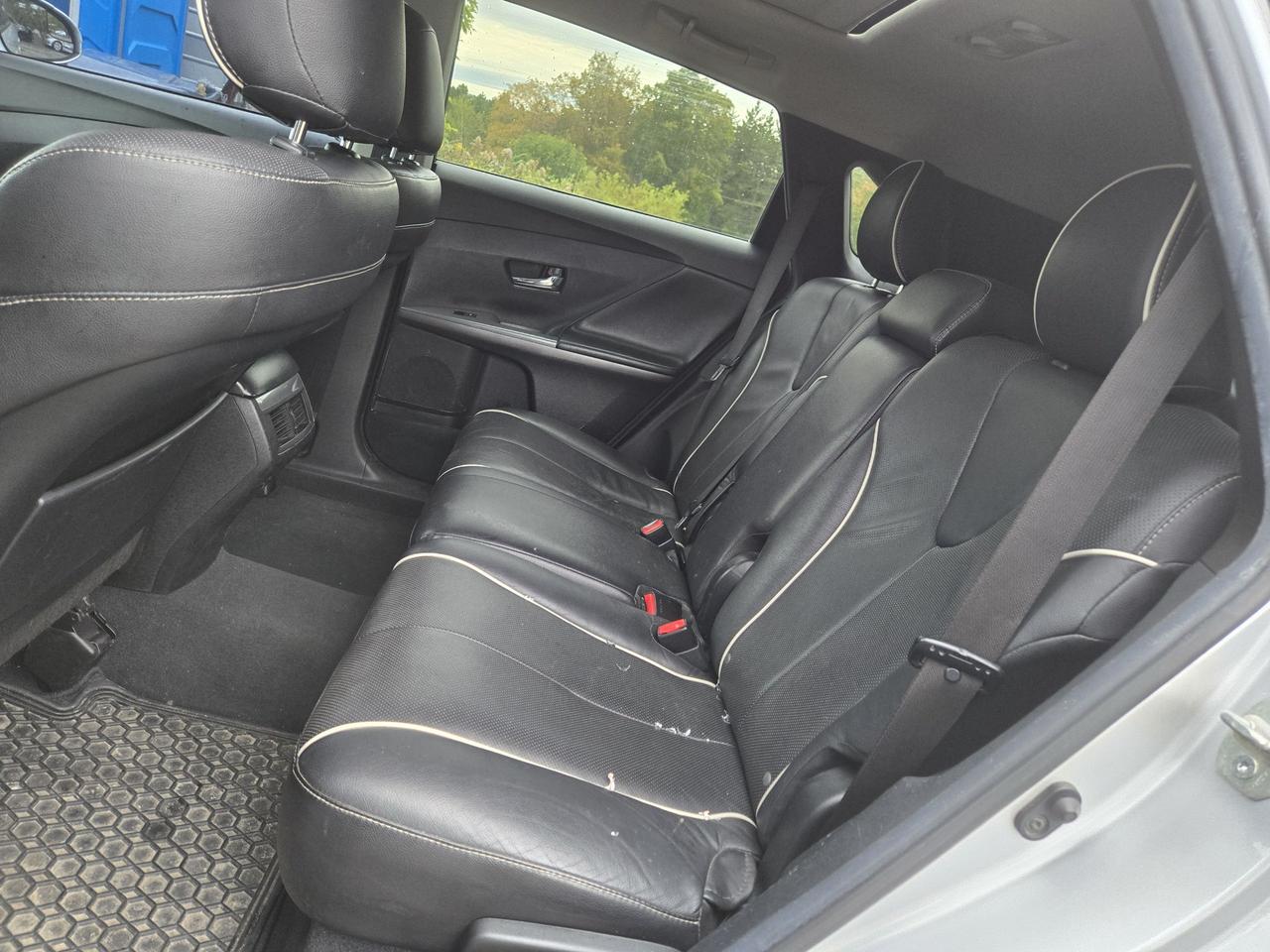 2013 Toyota Venza  - Photo #13