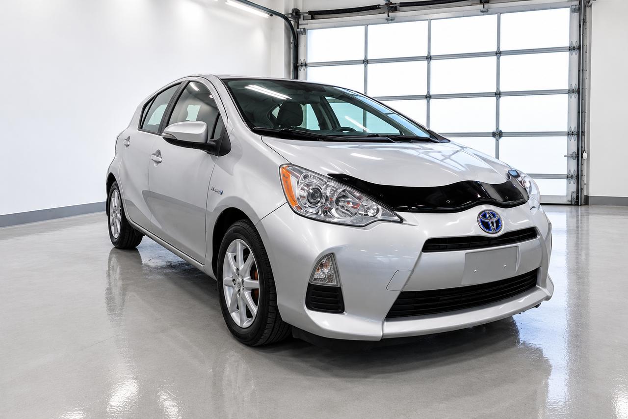 2013 Toyota Prius c TECHNOLOGY,ONE OWNER,WELL MAINTAINED