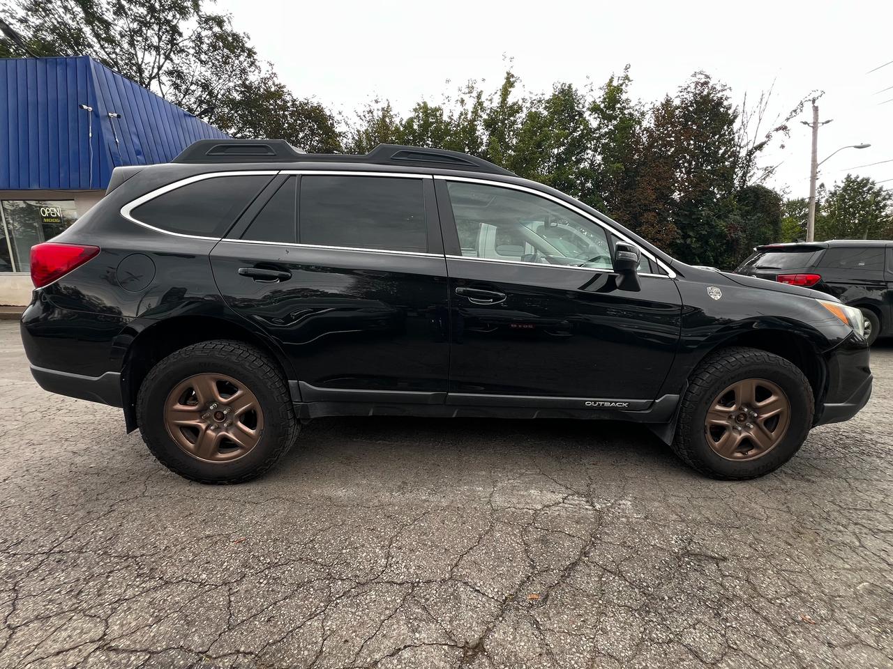2017 Subaru Outback 3.6R Touring - Photo #8