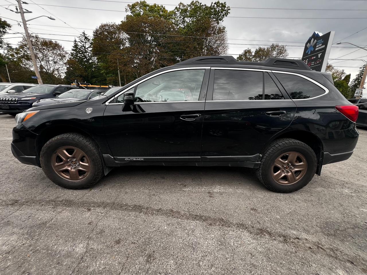 2017 Subaru Outback 3.6R Touring - Photo #4