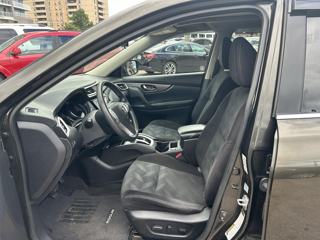 2014 Nissan Rogue S Photo