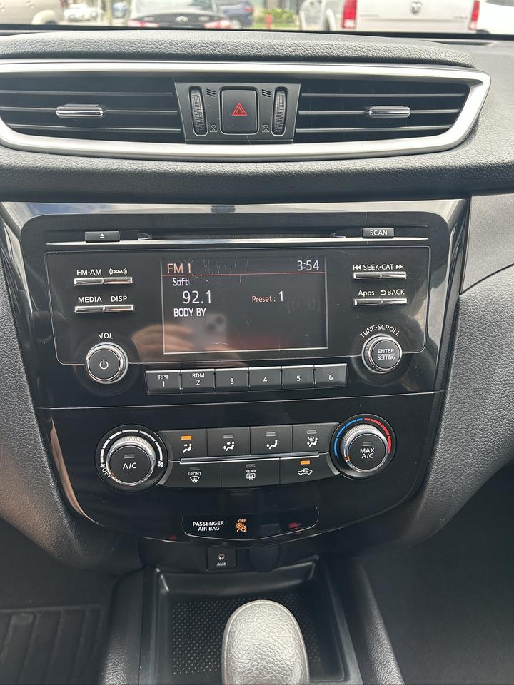 2014 Nissan Rogue S Photo