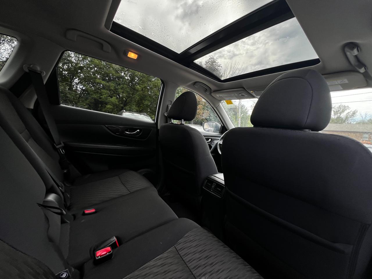 2018 Nissan Rogue AWD SV Photo