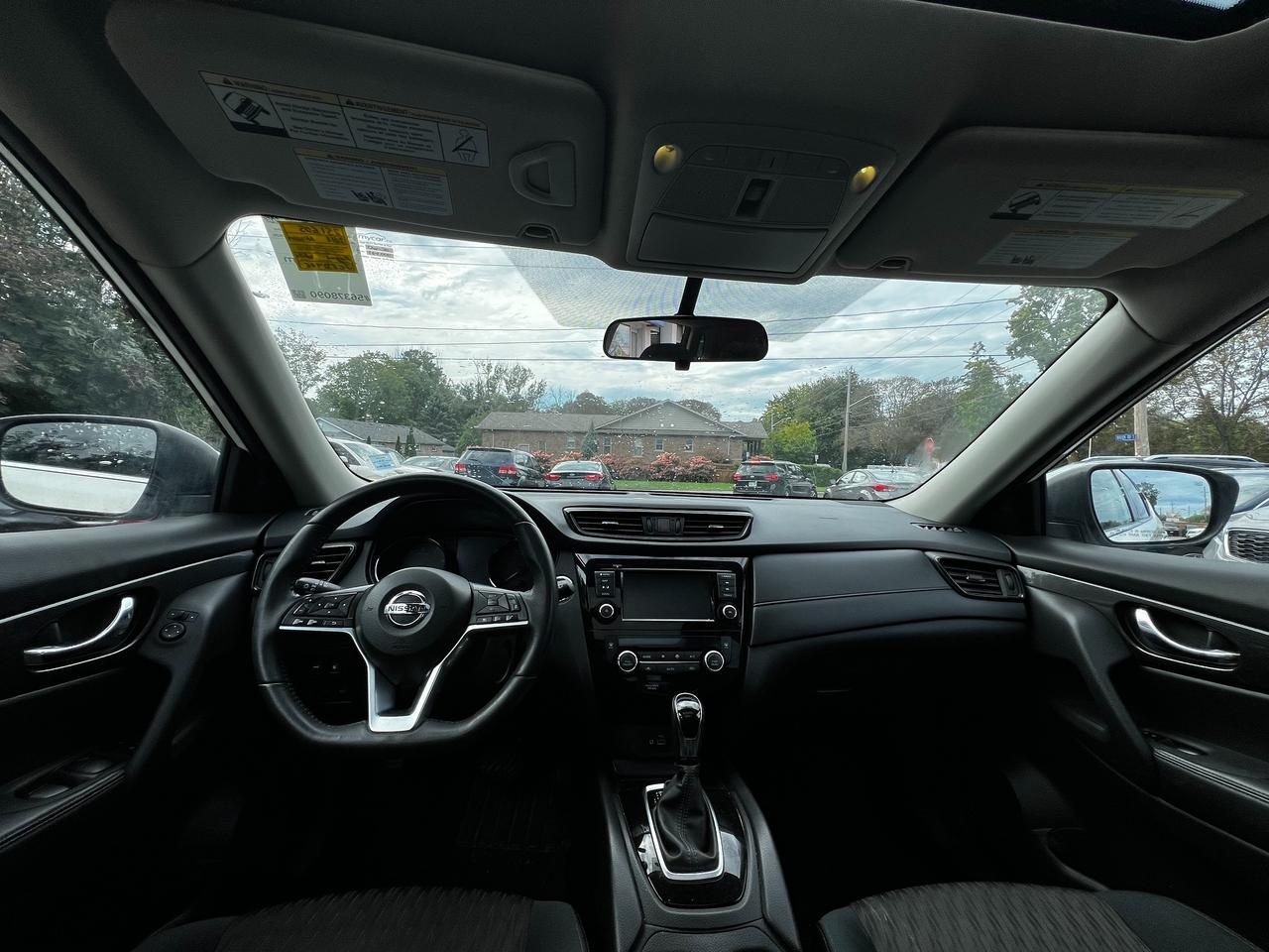 2018 Nissan Rogue AWD SV Photo