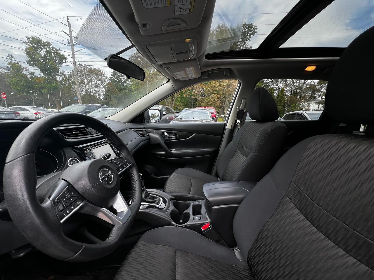 2018 Nissan Rogue AWD SV Photo