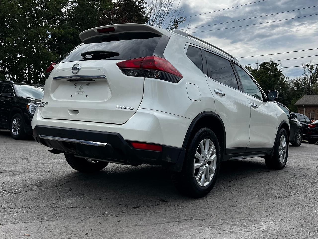 2018 Nissan Rogue AWD SV Photo