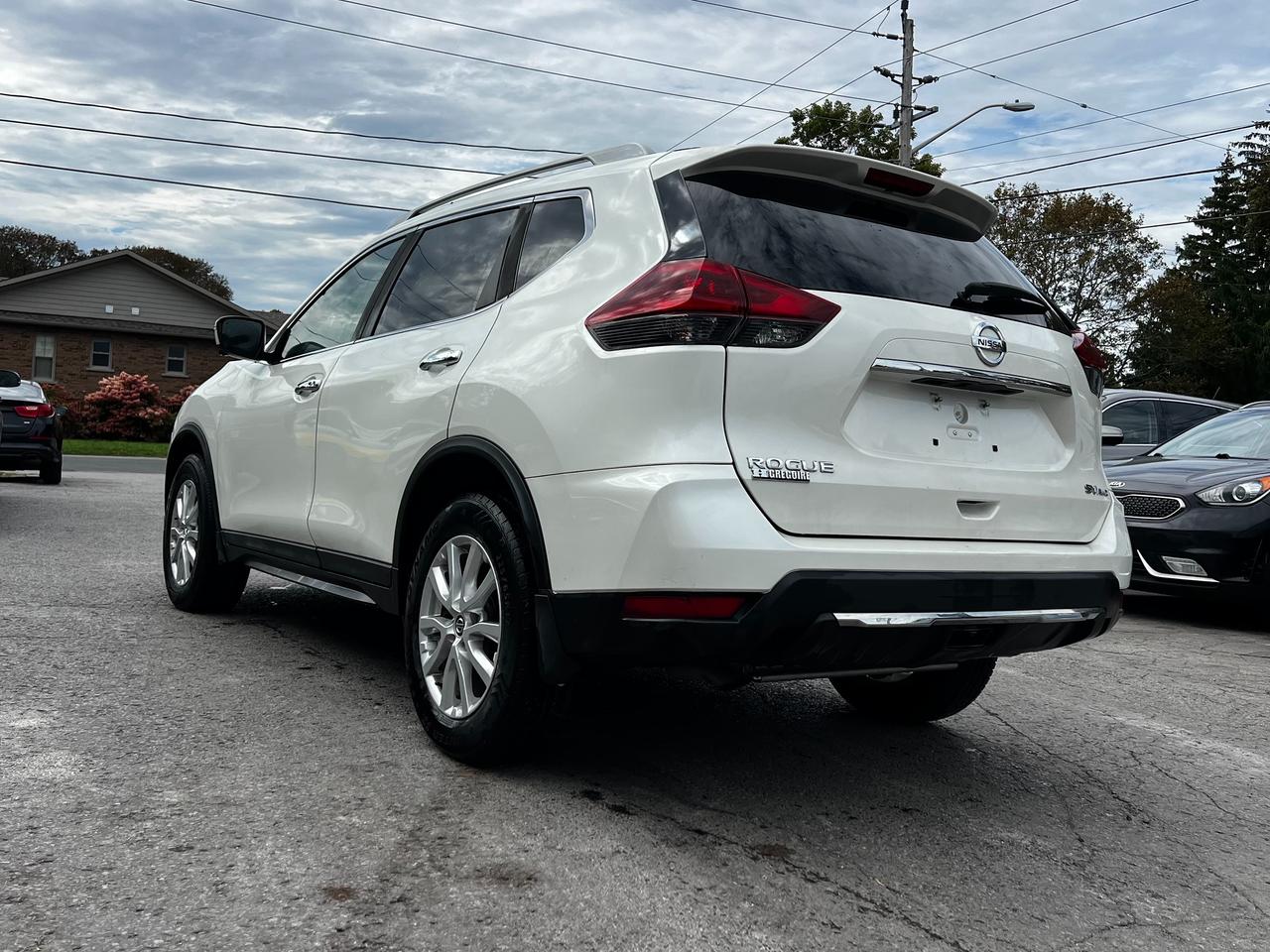 2018 Nissan Rogue AWD SV - Photo #5