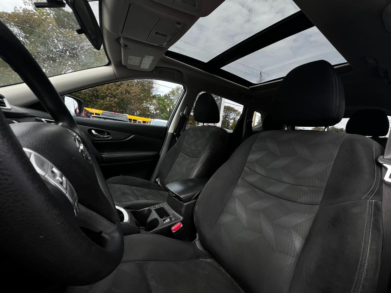 2015 Nissan Rogue AWD 4dr SV Photo