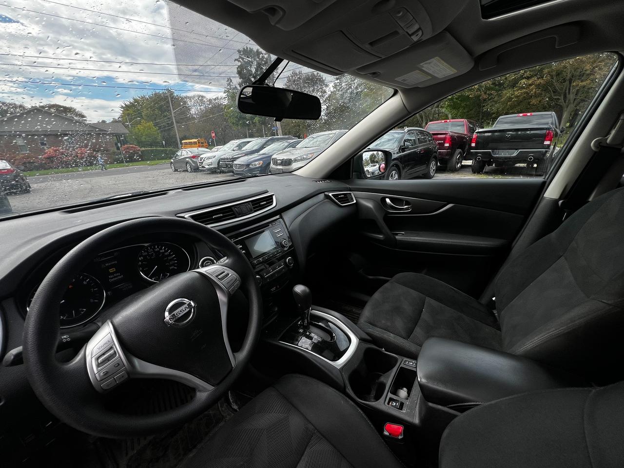 2015 Nissan Rogue AWD 4dr SV Photo