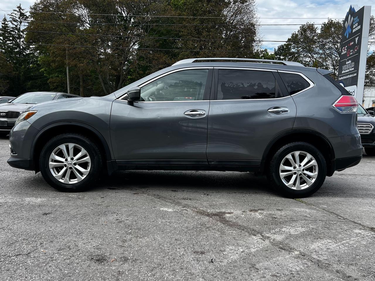 2015 Nissan Rogue AWD 4dr SV Photo