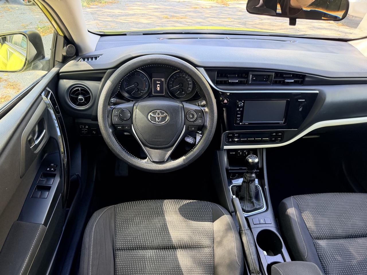 2017 Toyota Corolla iM 6SPEED | BACKUP CAM Photo