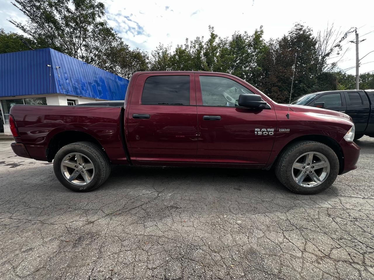 2017 RAM 1500 4WD Crew Cab 140.5" Express *Ltd Avail* Photo