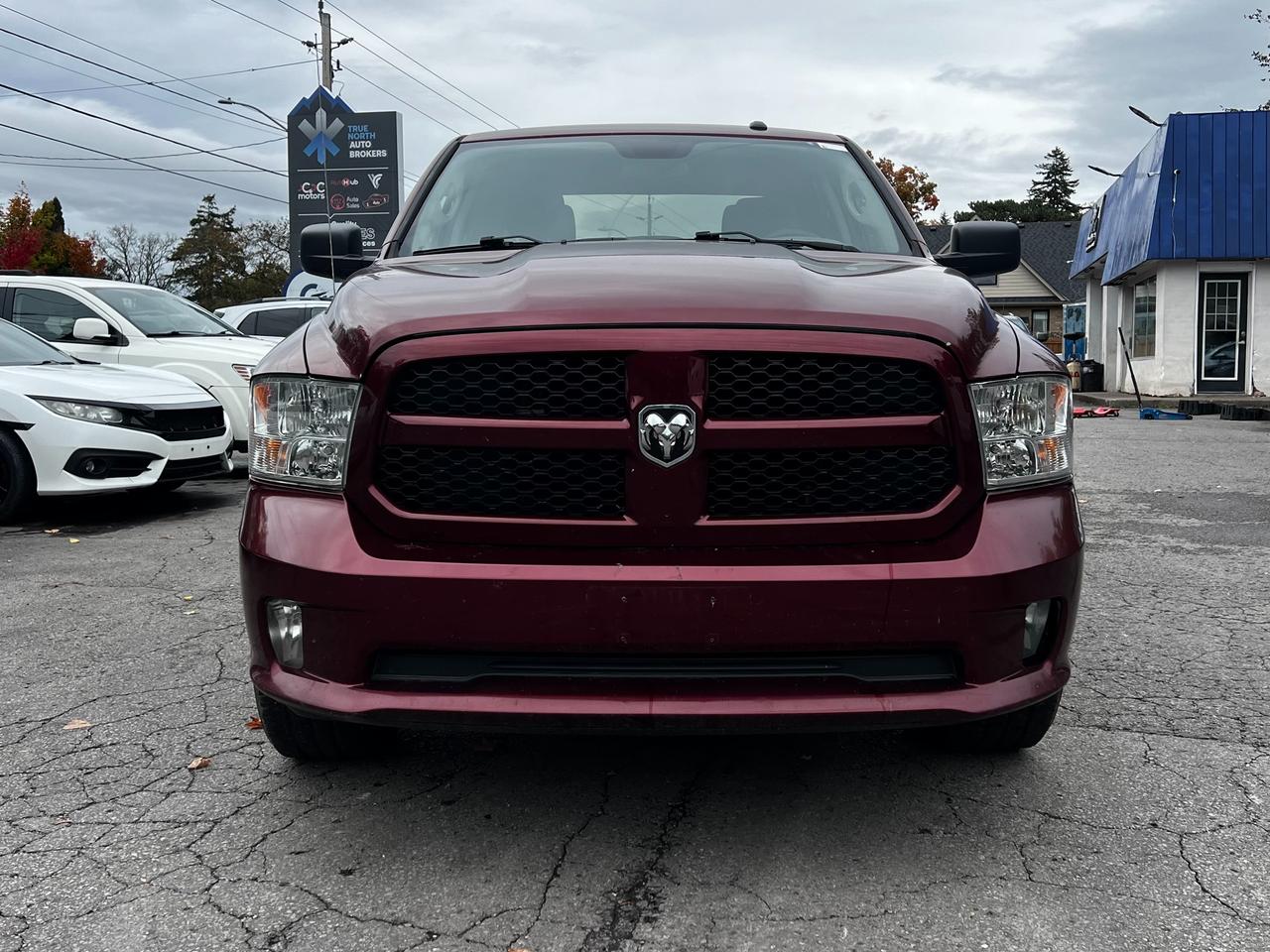 2017 RAM 1500 4WD Crew Cab 140.5" Express *Ltd Avail* Photo1