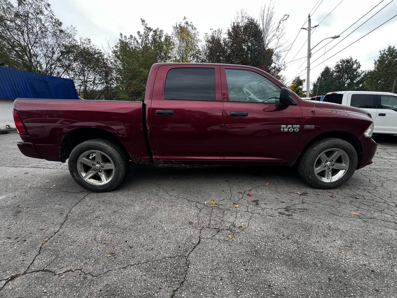 2017 RAM 1500 4WD Crew Cab 140.5" Express *Ltd Avail* Photo