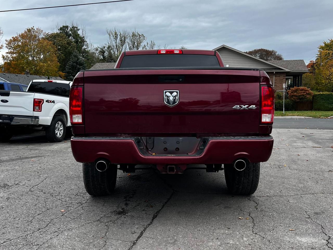 2017 RAM 1500 4WD Crew Cab 140.5" Express *Ltd Avail* Photo