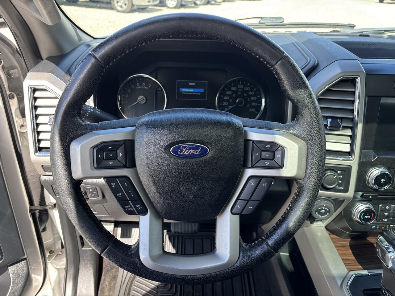 2016 Ford F-150 Lariat Photo