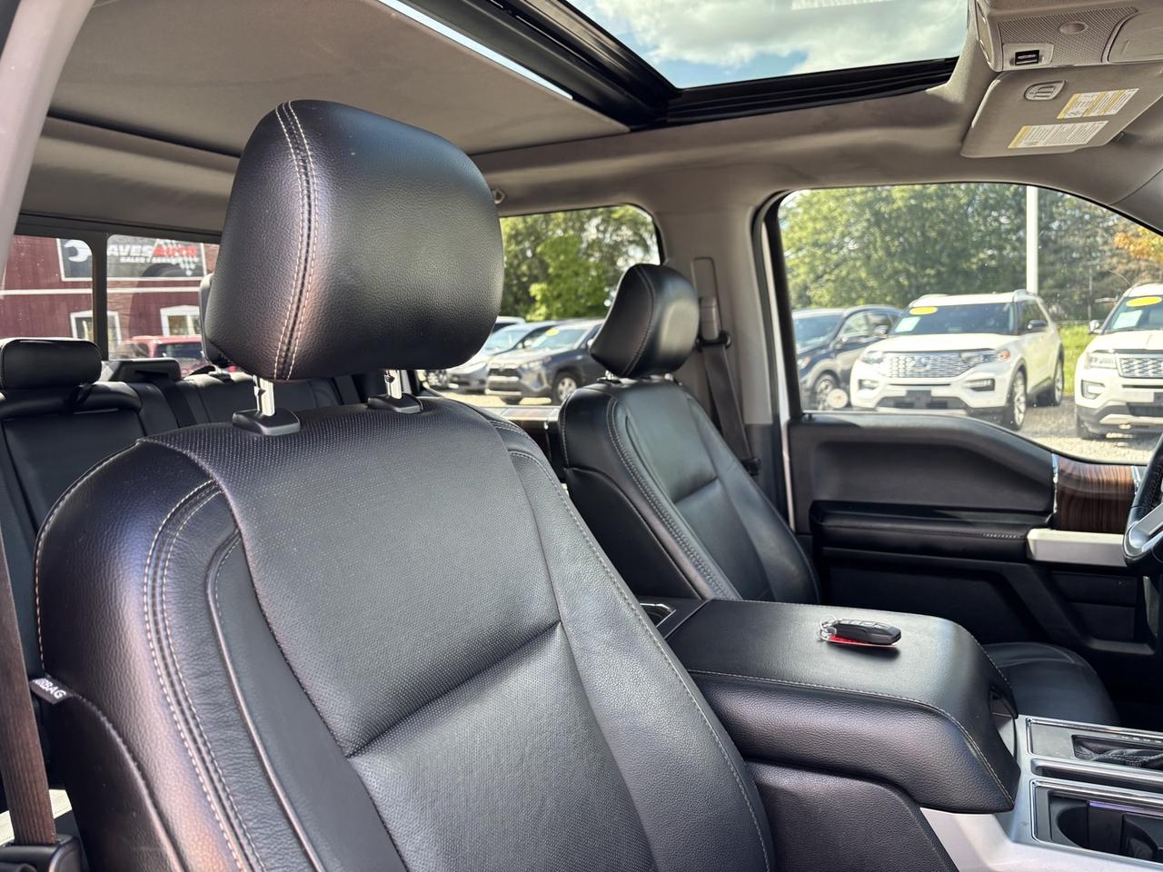2016 Ford F-150 Lariat Photo