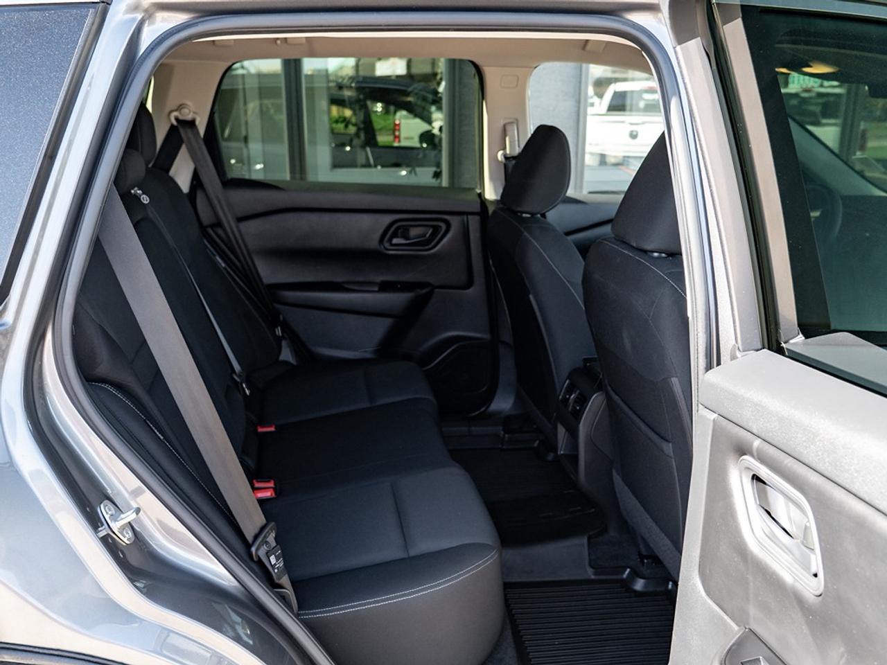 2024 Nissan Rogue AWD S Photo18