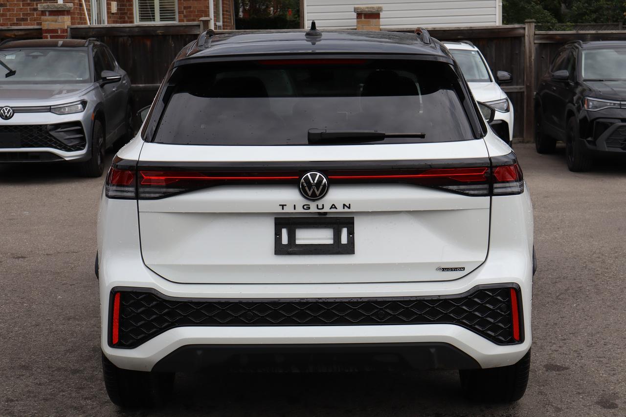 2026 Volkswagen Tiguan Comfortline R-Line Black Edition 4MOTION Photo4