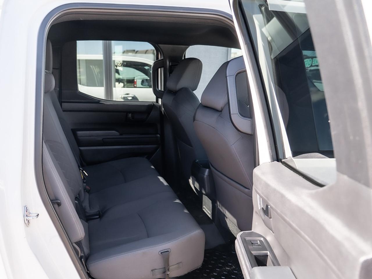 2025 Toyota Tacoma 4x4 Double Cab Auto Photo39