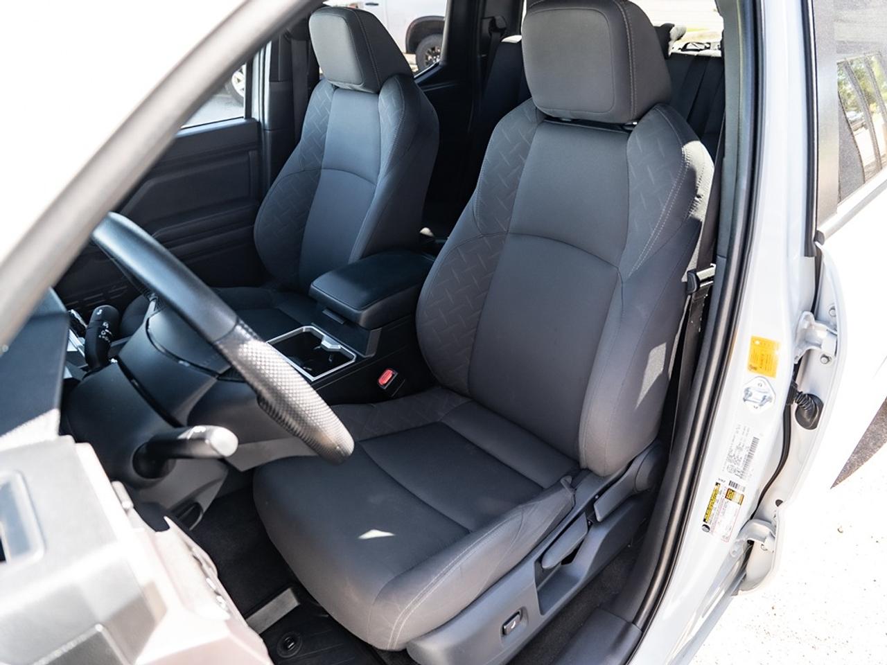 2025 Toyota Tacoma 4x4 Double Cab Auto Photo38