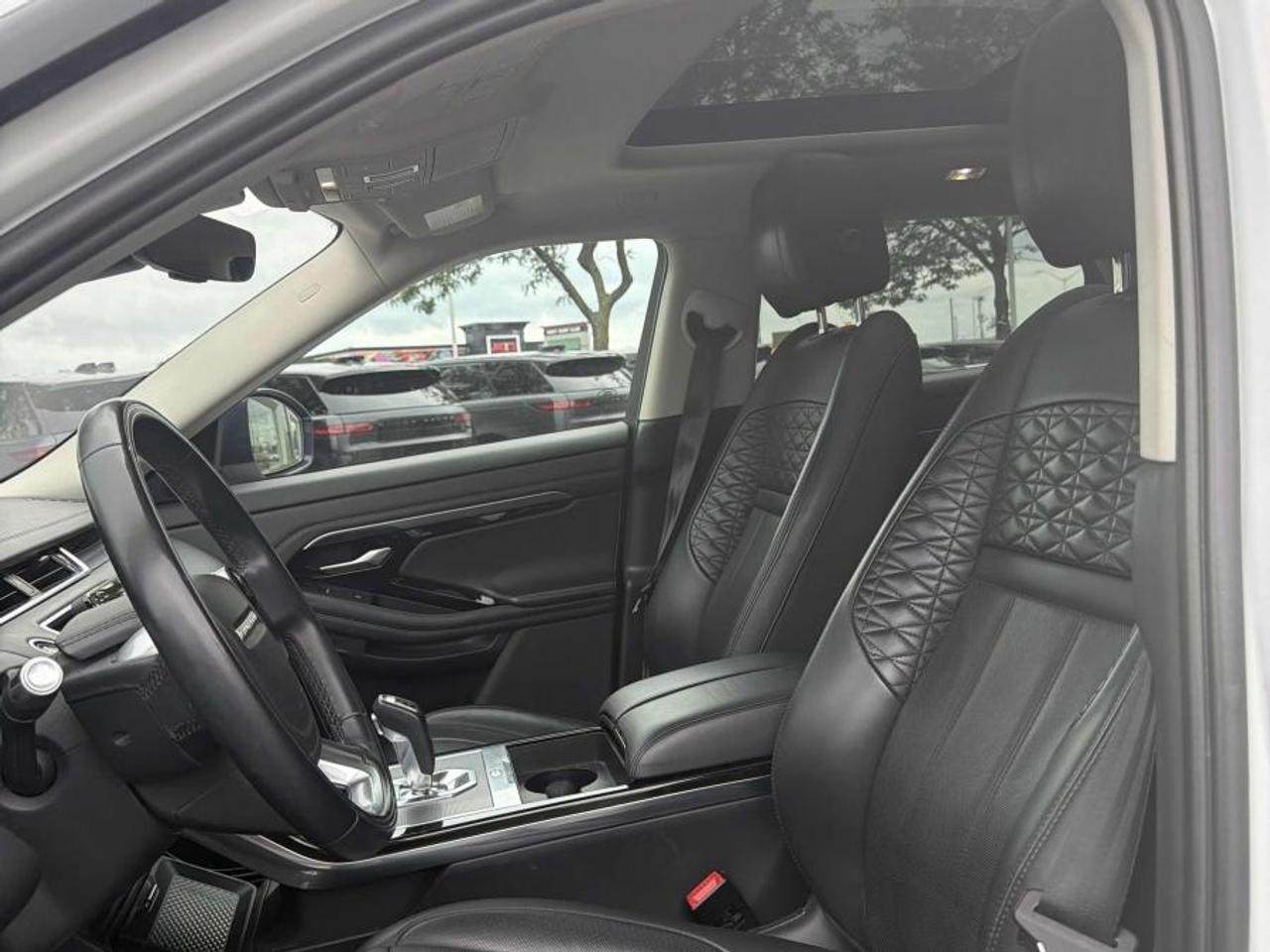 2020 Land Rover Evoque SE /MASSAGE SEATS /PANO ROOF /MERIDIAN /BLACK PKG - Photo #1