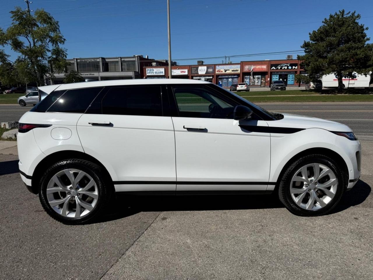 2020 Land Rover Evoque SE /MASSAGE SEATS /PANO ROOF /MERIDIAN /BLACK PKG Photo