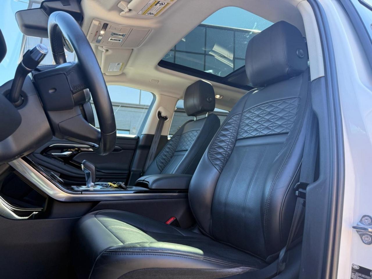 2020 Land Rover Evoque SE /MASSAGE SEATS /PANO ROOF /MERIDIAN /BLACK PKG Photo5
