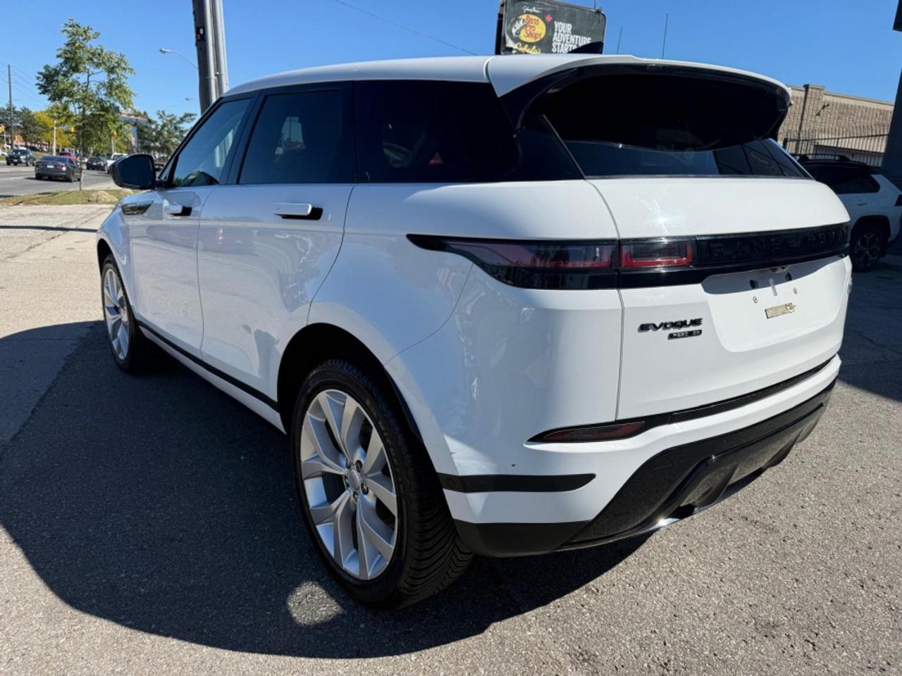 2020 Land Rover Evoque SE /MASSAGE SEATS /PANO ROOF /MERIDIAN /BLACK PKG Photo
