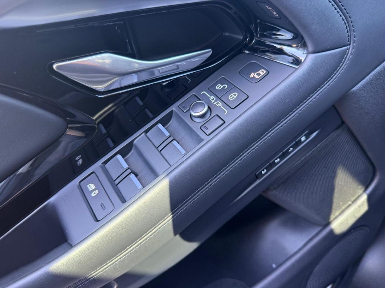 2020 Land Rover Evoque SE /MASSAGE SEATS /PANO ROOF /MERIDIAN /BLACK PKG Photo