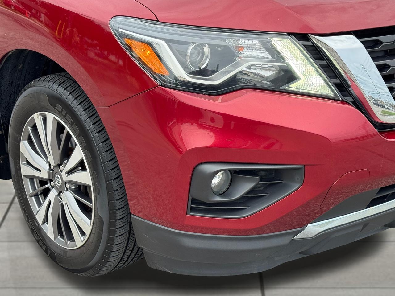 2019 Nissan Pathfinder SV Tech 7 Passenger 4WD+CLEAN CARFAX+GPS Photo