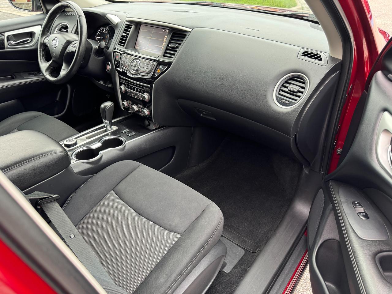 2019 Nissan Pathfinder SV Tech 7 Passenger 4WD+CLEAN CARFAX+GPS Photo