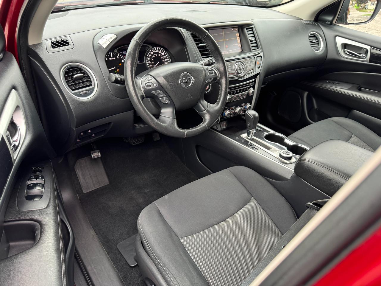 2019 Nissan Pathfinder SV Tech 7 Passenger 4WD+CLEAN CARFAX+GPS Photo
