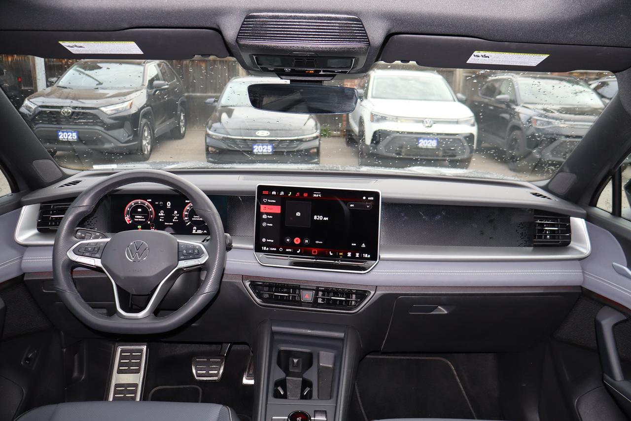 2026 Volkswagen Tiguan Comfortline R-Line Black Edition 4MOTION Photo