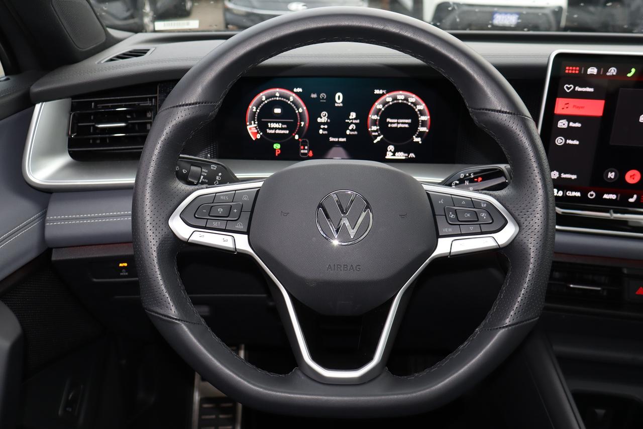 2026 Volkswagen Tiguan Comfortline R-Line Black Edition 4MOTION Photo