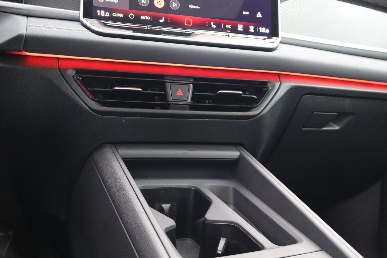 2026 Volkswagen Tiguan Comfortline R-Line Black Edition 4MOTION Photo