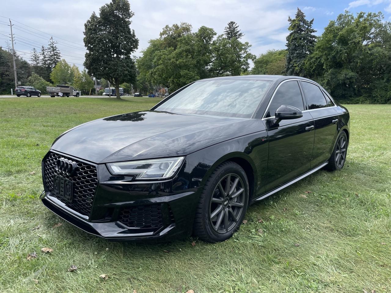 2018 Audi A4 2.0 TFSI quattro Progressiv AWD - Photo #1