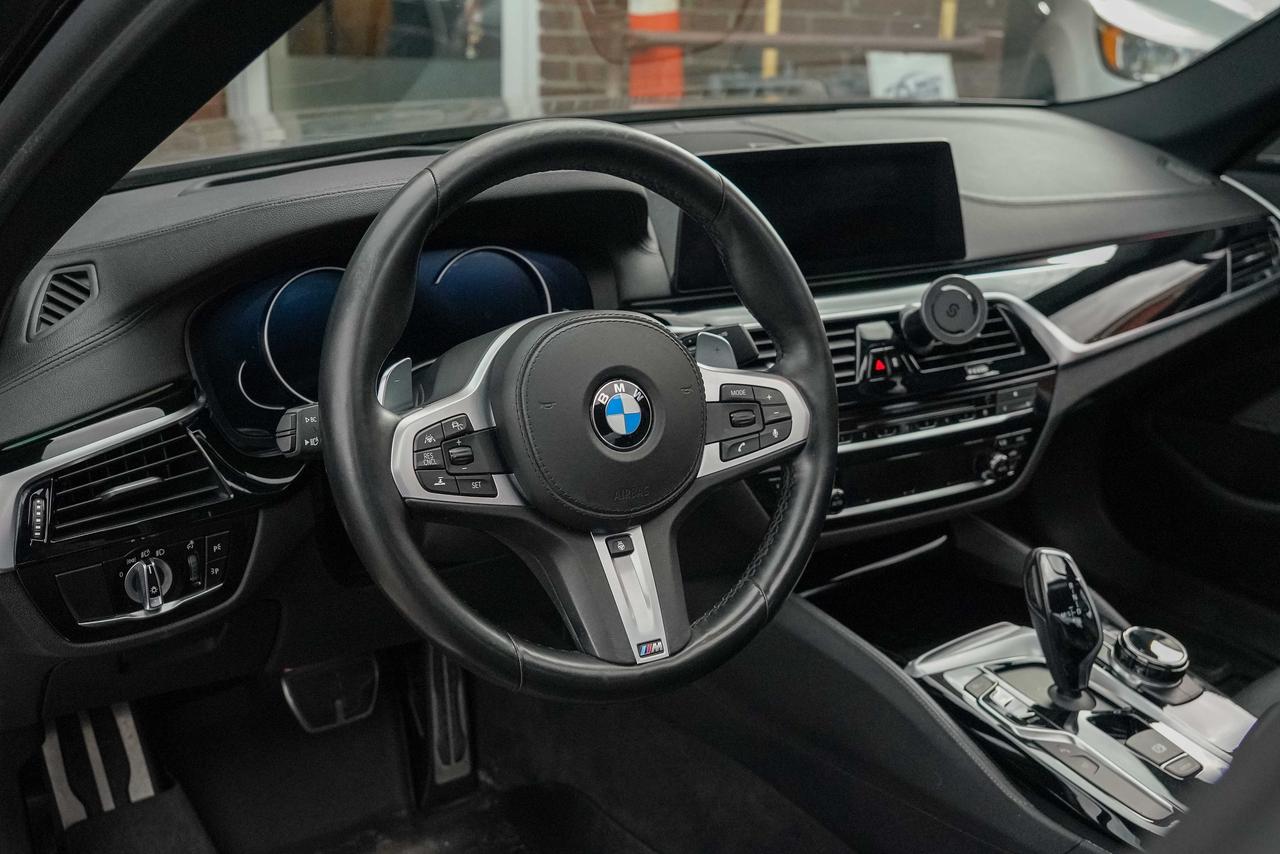 2018 BMW 5 Series M550i xDrive Photo